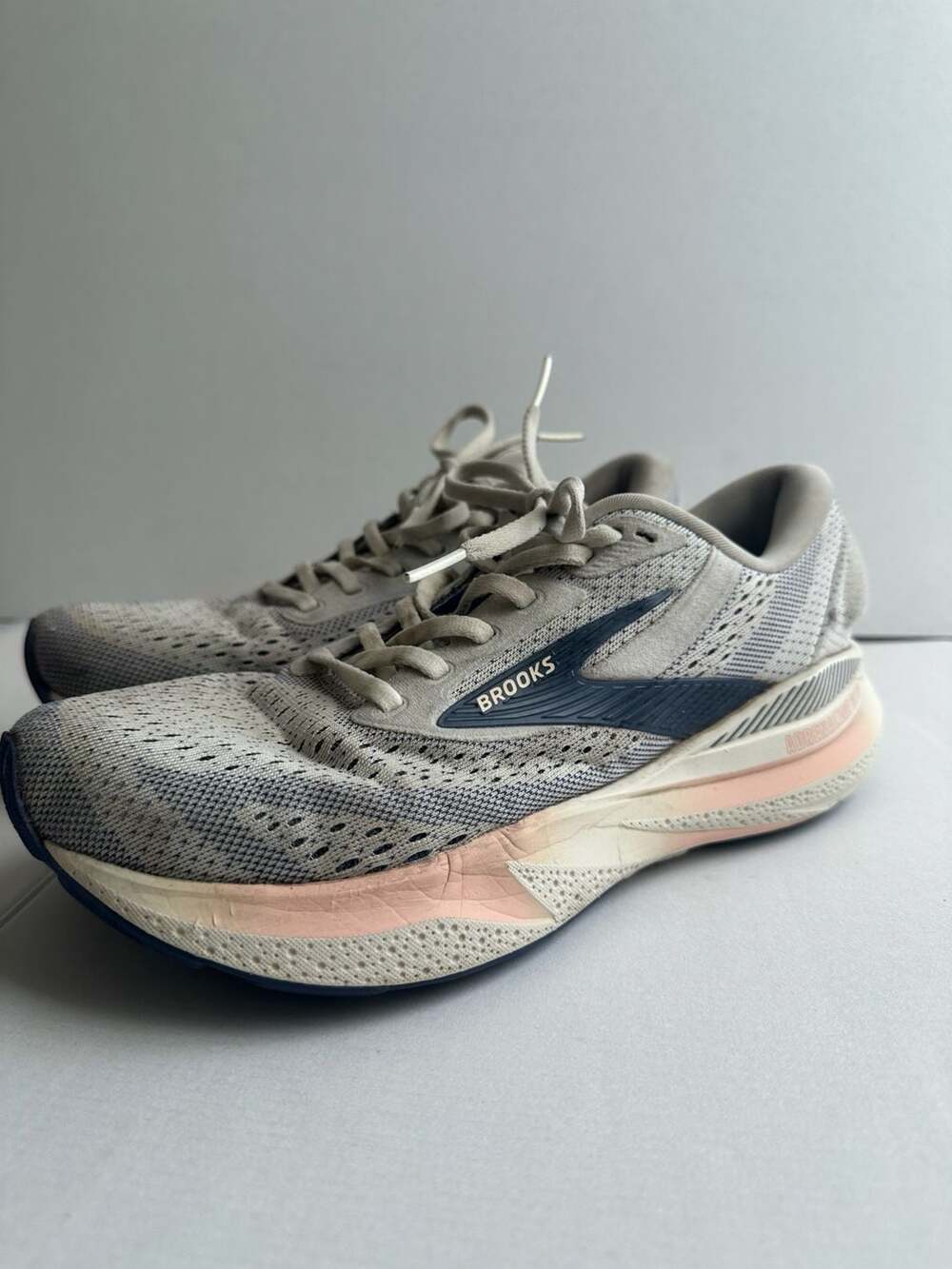 Brooks Adrenaline GTS 24 Women's Running‎ Shoes in Grey/Blue Ribbon/Peach